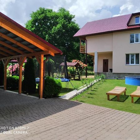 Апартаменти З Двома Спальнями І Кухнею Yaremche Exterior foto