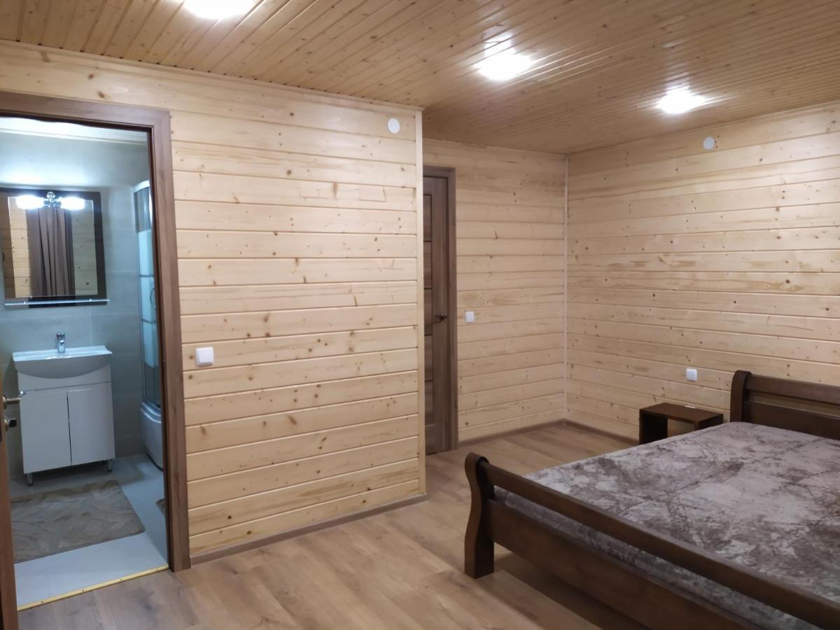 Апартаменти З Двома Спальнями І Кухнею Yaremche Exterior foto