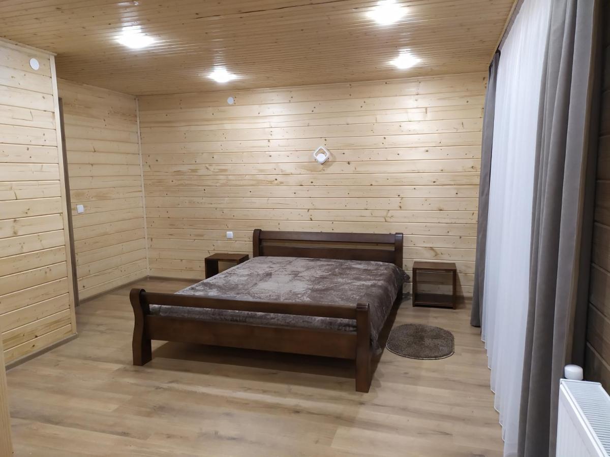 Апартаменти З Двома Спальнями І Кухнею Yaremche Exterior foto