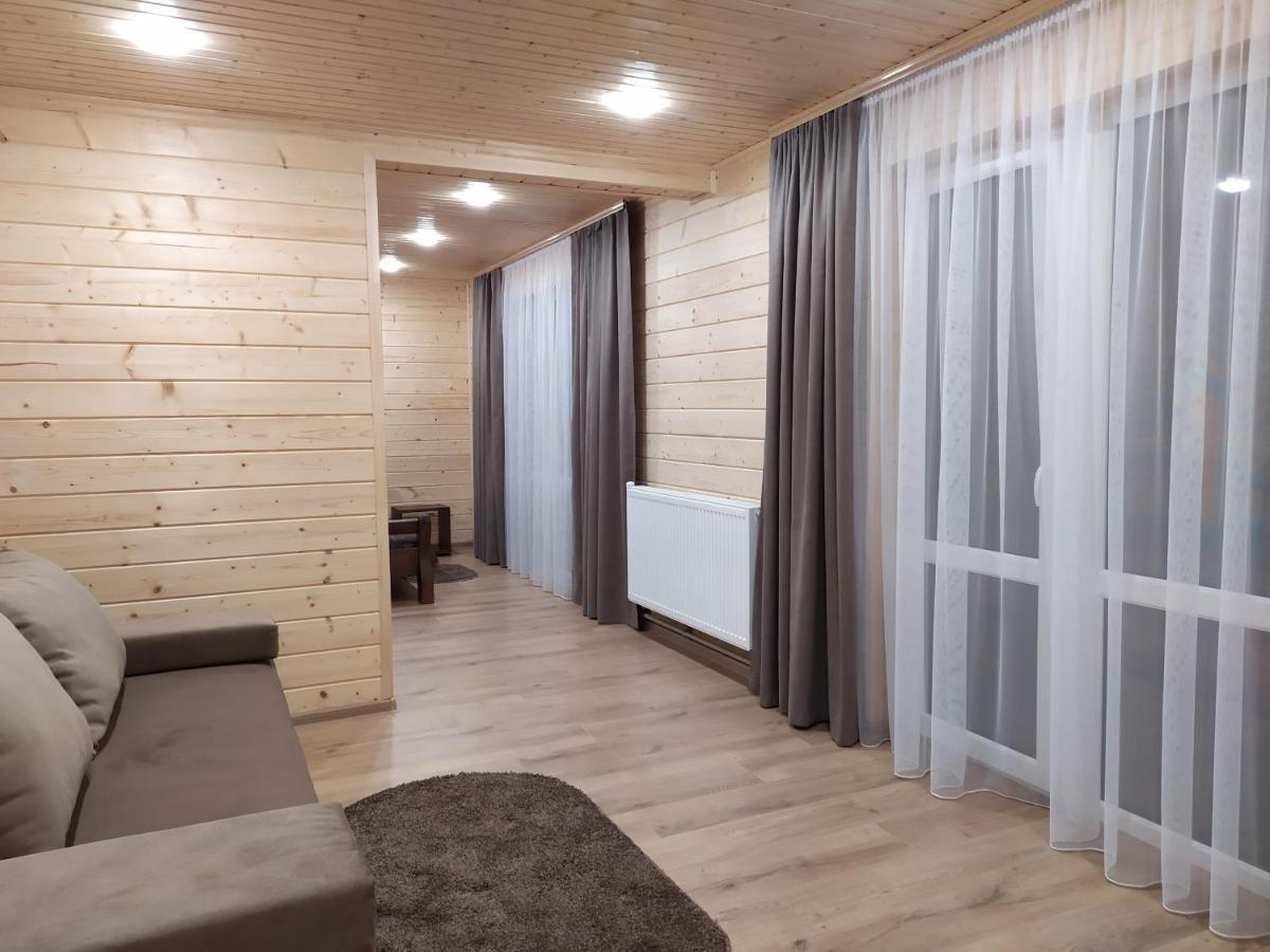 Апартаменти З Двома Спальнями І Кухнею Yaremche Exterior foto