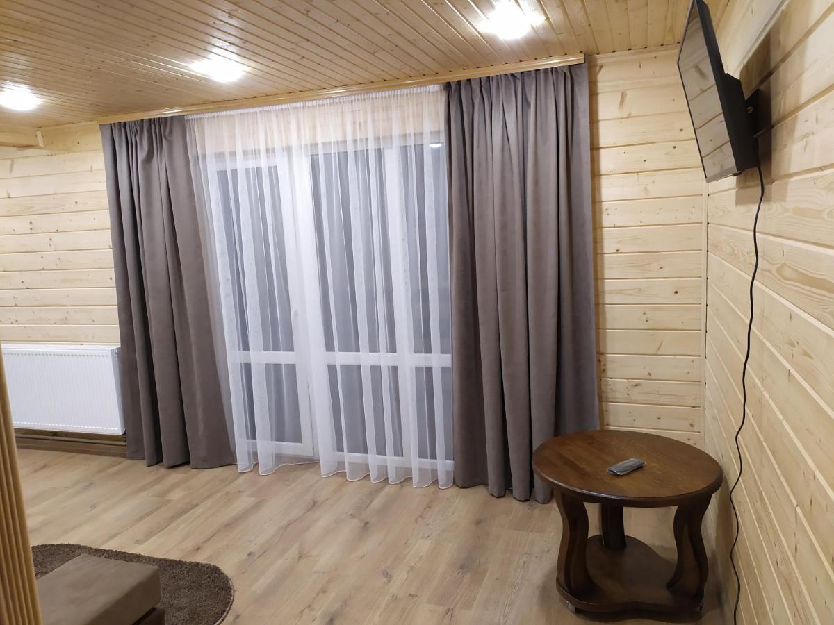 Апартаменти З Двома Спальнями І Кухнею Yaremche Exterior foto