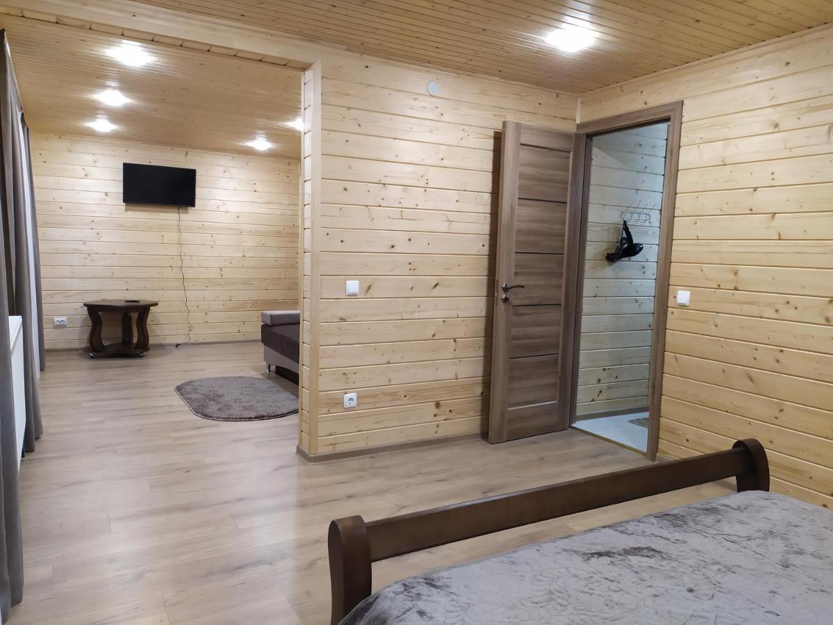 Апартаменти З Двома Спальнями І Кухнею Yaremche Exterior foto
