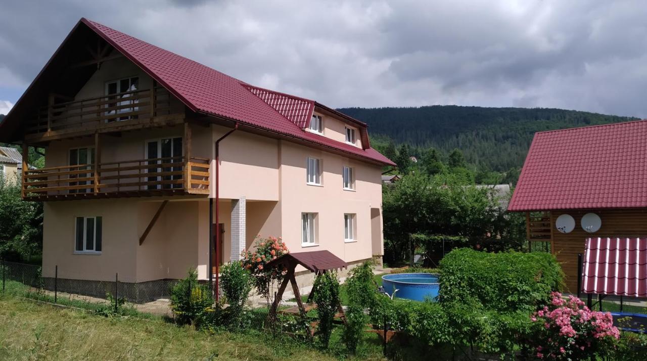 Апартаменти З Двома Спальнями І Кухнею Yaremche Exterior foto