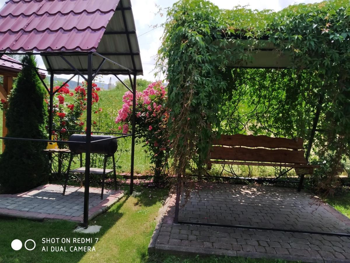 Апартаменти З Двома Спальнями І Кухнею Yaremche Exterior foto